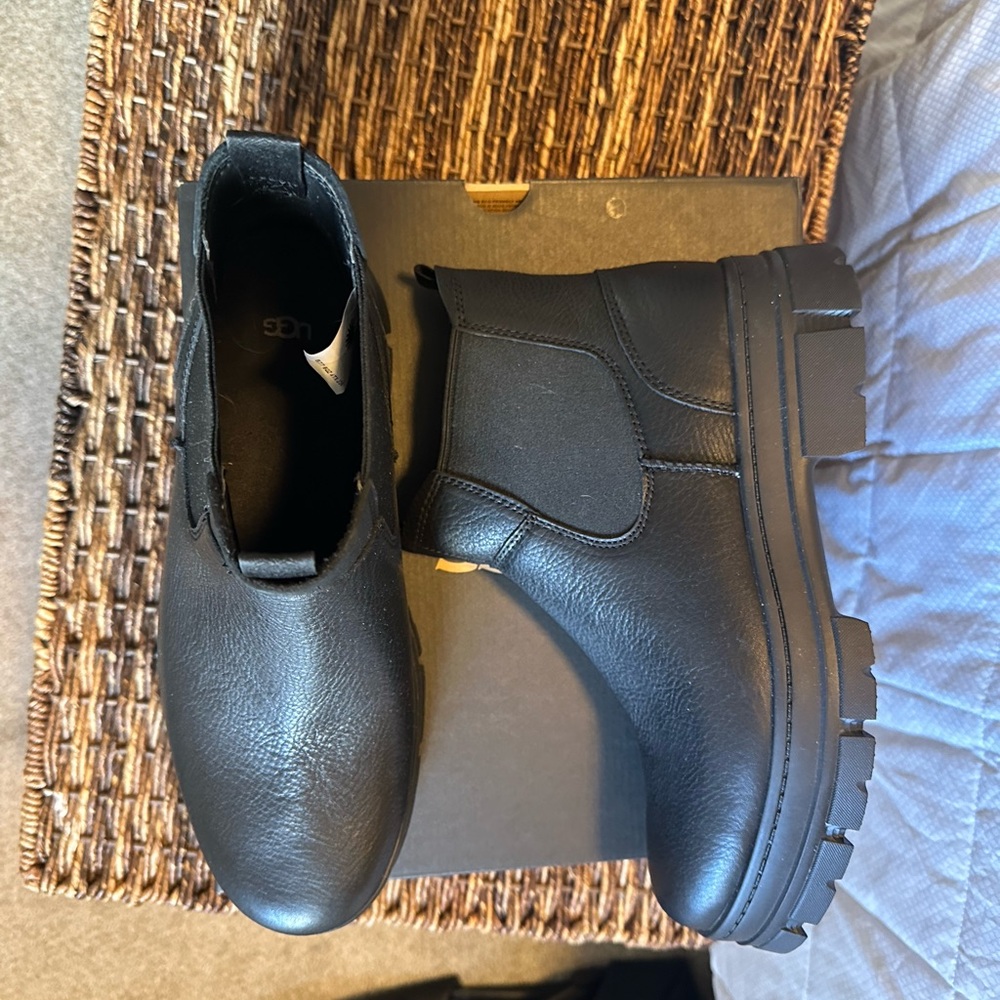 New Men’s UGG Boots - Picture 4 of 10